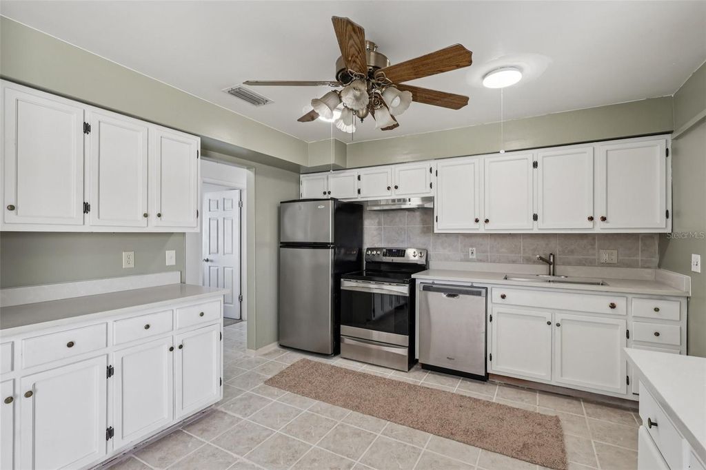 Image 19 of property listing at 950 BAYWARD LANE, Rockledge, FL 32955