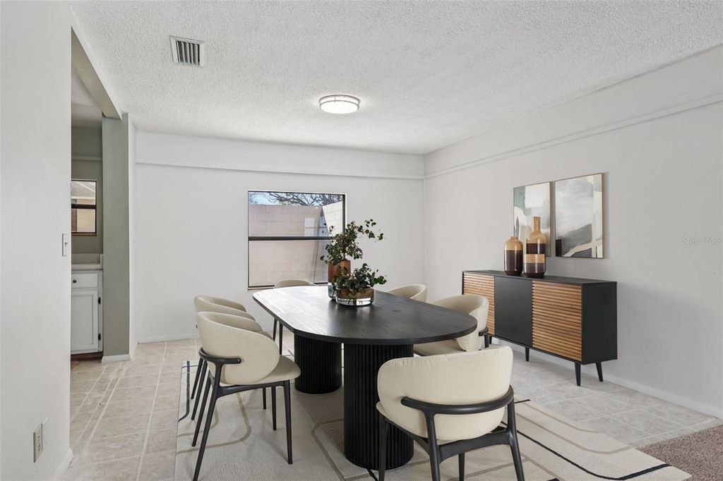 Image 4 of property listing at 950 BAYWARD LANE, Rockledge, FL 32955