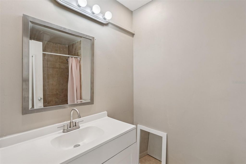 Image 31 of property listing at 950 BAYWARD LANE, Rockledge, FL 32955