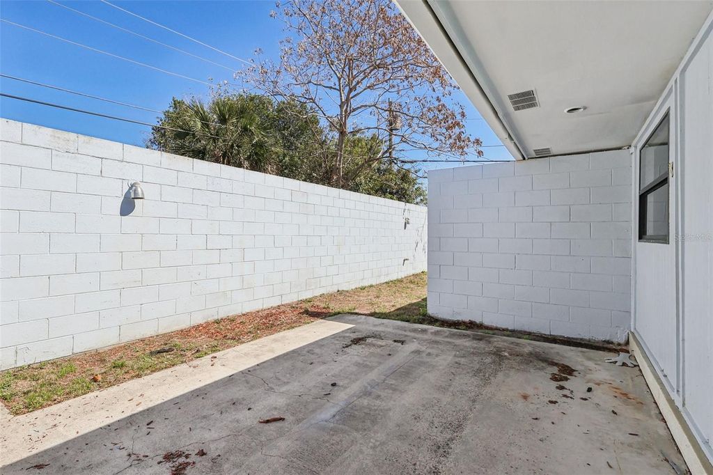 Image 39 of property listing at 950 BAYWARD LANE, Rockledge, FL 32955