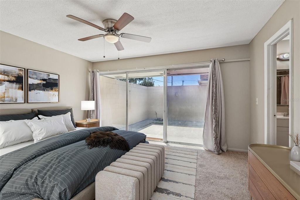 Image 5 of property listing at 950 BAYWARD LANE, Rockledge, FL 32955