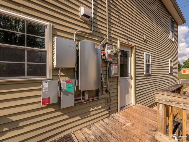 196 E Elm Street, Petersburg, MI 49270