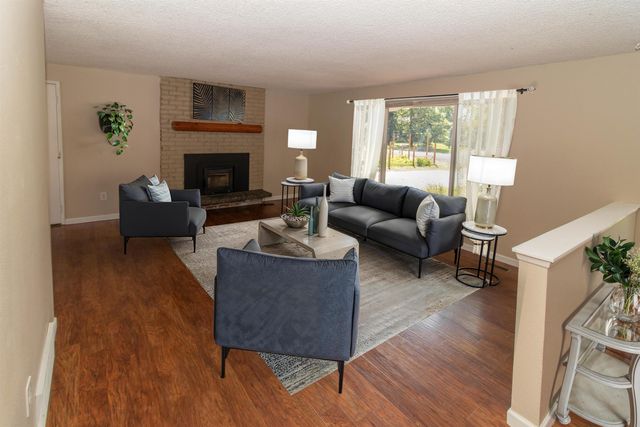 9606 W Nelson Dr, Nine Mile Falls, WA 99026