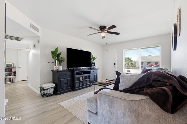 4762 W VILLA MARIA Drive, Glendale, AZ 85308