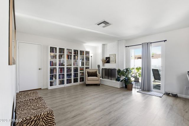 4762 W VILLA MARIA Drive, Glendale, AZ 85308
