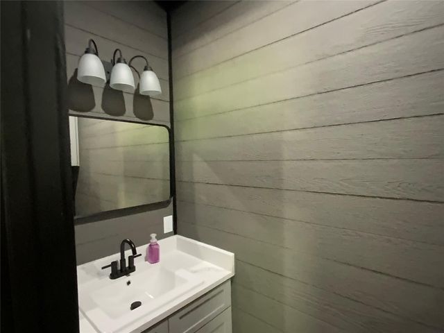 1236 Riverside Drive, Palacios, TX 77465