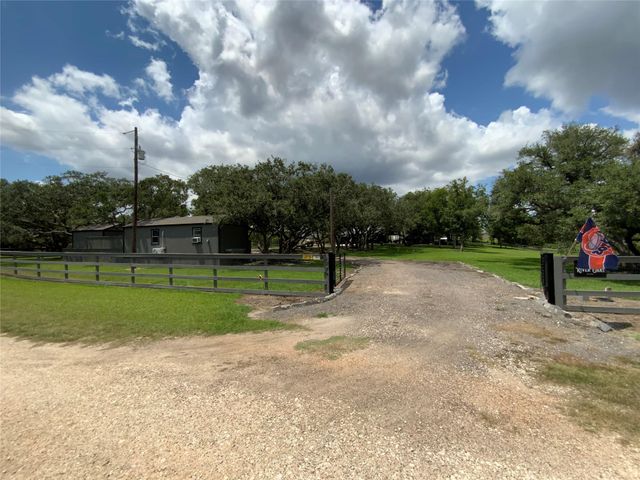 1236 Riverside Drive, Palacios, TX 77465