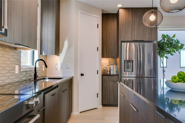 4703 Munger Avenue 207, Dallas, TX 75204