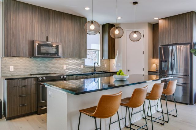 4703 Munger Avenue 207, Dallas, TX 75204