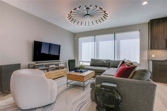 4703 Munger Avenue 207, Dallas, TX 75204