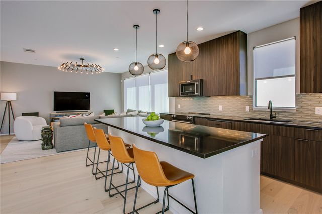 4703 Munger Avenue 207, Dallas, TX 75204