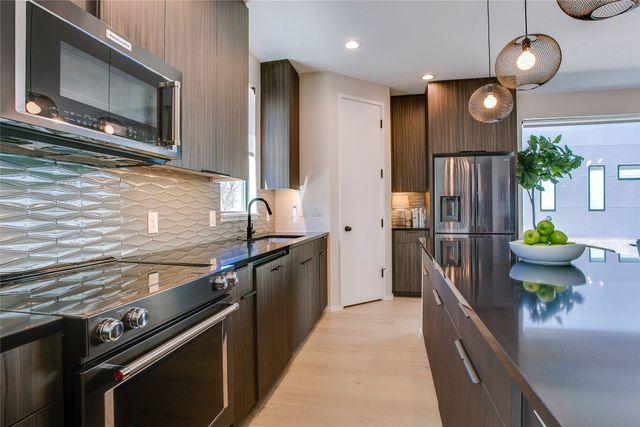 4703 Munger Avenue 207, Dallas, TX 75204