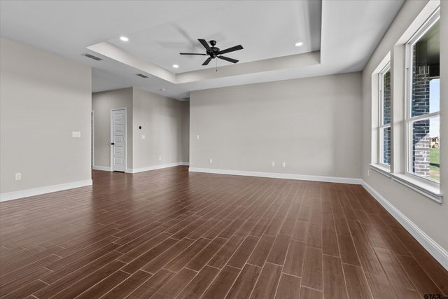 16517 Crossing Circle, Lindale, TX 75771
