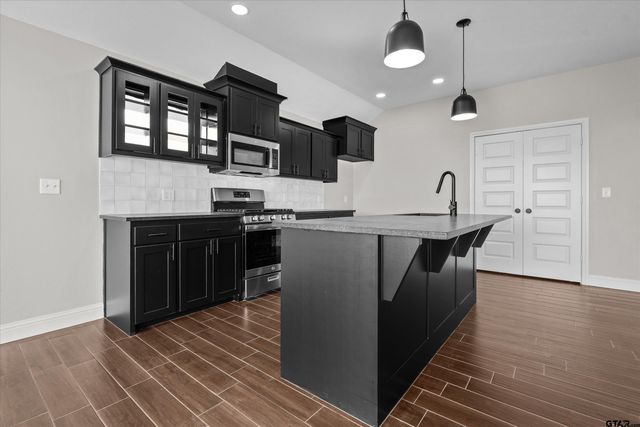 16517 Crossing Circle, Lindale, TX 75771