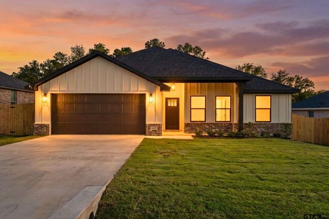 16517 Crossing Circle, Lindale, TX 75771