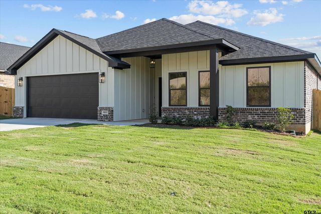 16517 Crossing Circle, Lindale, TX 75771