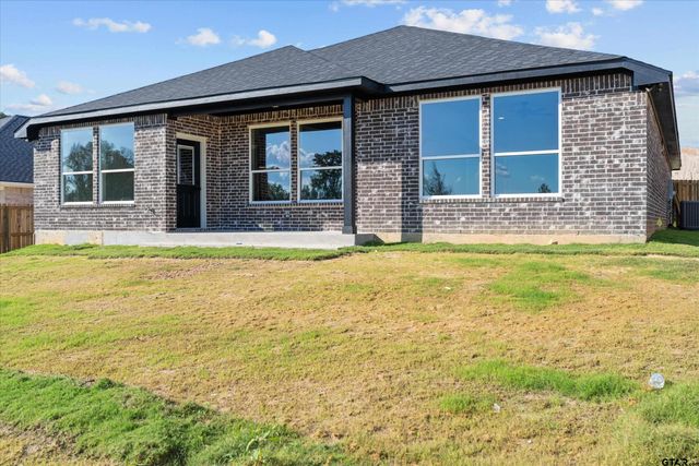 16517 Crossing Circle, Lindale, TX 75771