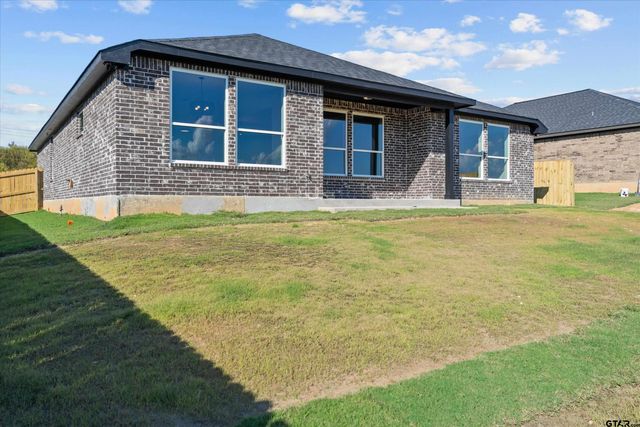 16517 Crossing Circle, Lindale, TX 75771