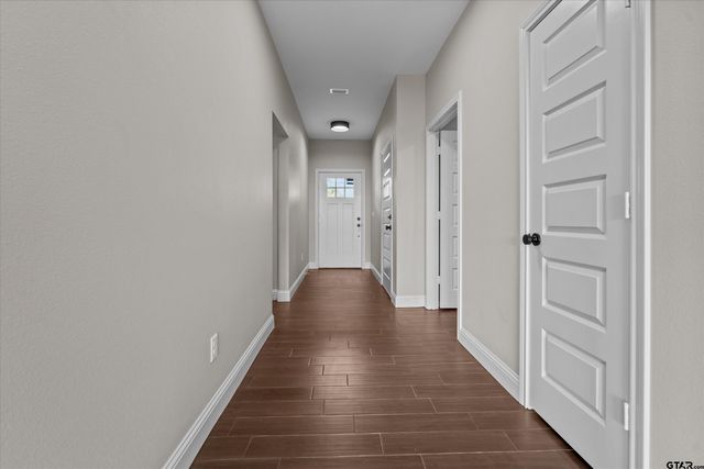 16517 Crossing Circle, Lindale, TX 75771
