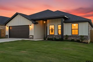 16517 Crossing Circle, Lindale, TX 75771