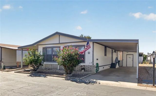 1300 W Menlo 89, Hemet, CA 92543
