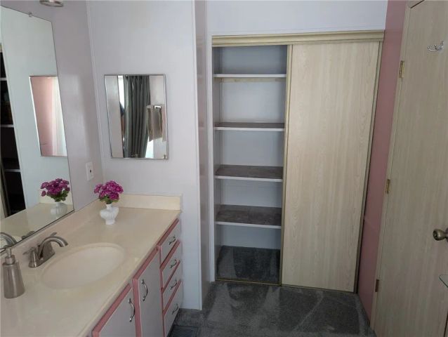 1300 W Menlo 89, Hemet, CA 92543