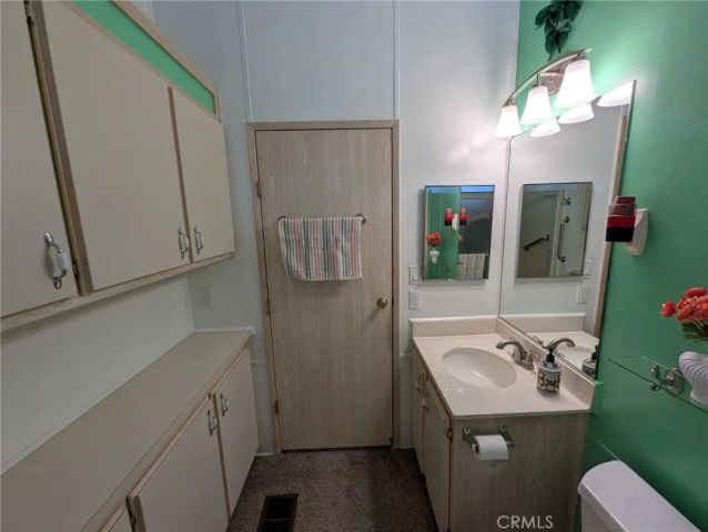 1300 W Menlo 89, Hemet, CA 92543