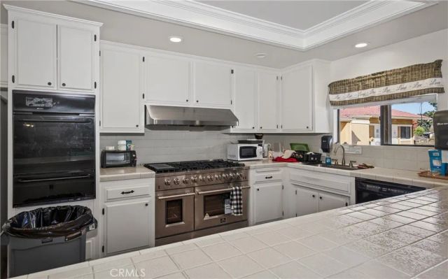 1300 W Menlo 89, Hemet, CA 92543