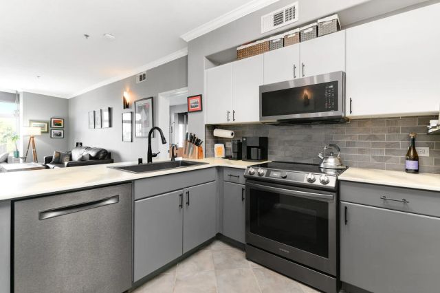 1642 7th 421, San Diego, CA 92101