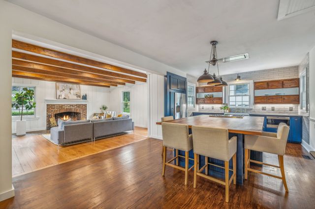 2126 Sharondale Dr, Nashville, TN 37215