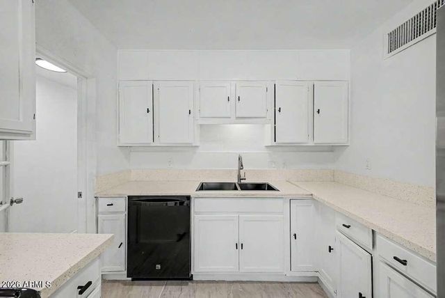 2827 W CAVALIER Drive, Phoenix, AZ 85017