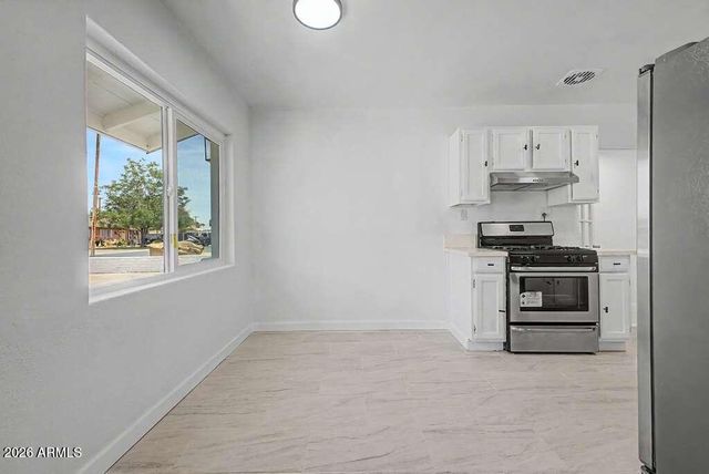 2827 W CAVALIER Drive, Phoenix, AZ 85017