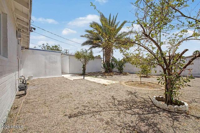 2827 W CAVALIER Drive, Phoenix, AZ 85017