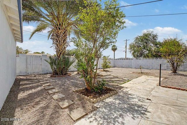 2827 W CAVALIER Drive, Phoenix, AZ 85017