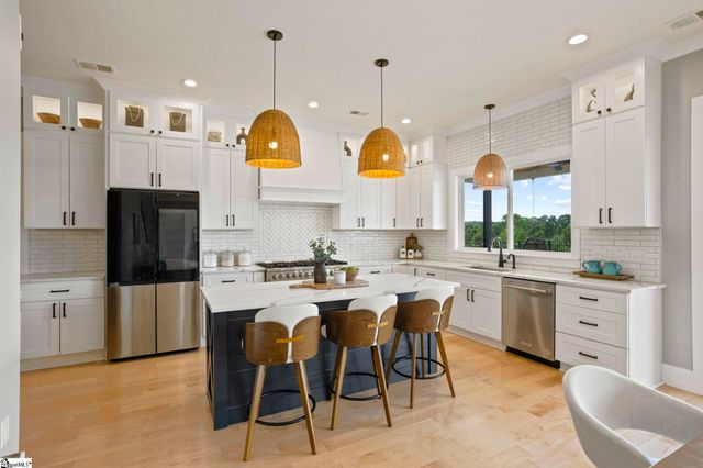 6850 Mountain View Road, Taylors, SC 28687