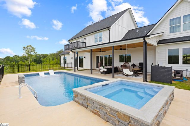 6850 Mountain View Road, Taylors, SC 28687