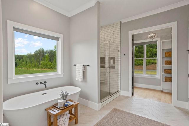 6850 Mountain View Road, Taylors, SC 28687