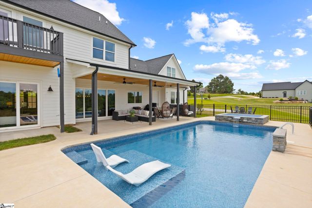6850 Mountain View Road, Taylors, SC 28687