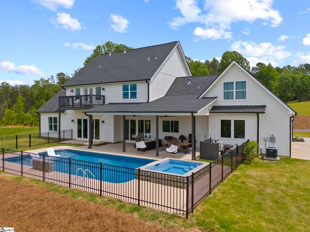 6850 Mountain View Road, Taylors, SC 28687