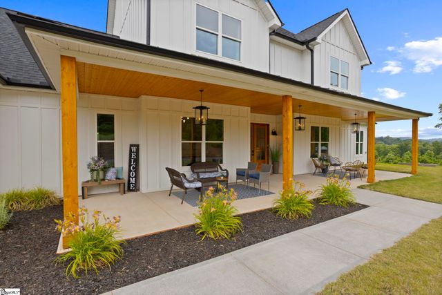 6850 Mountain View Road, Taylors, SC 28687
