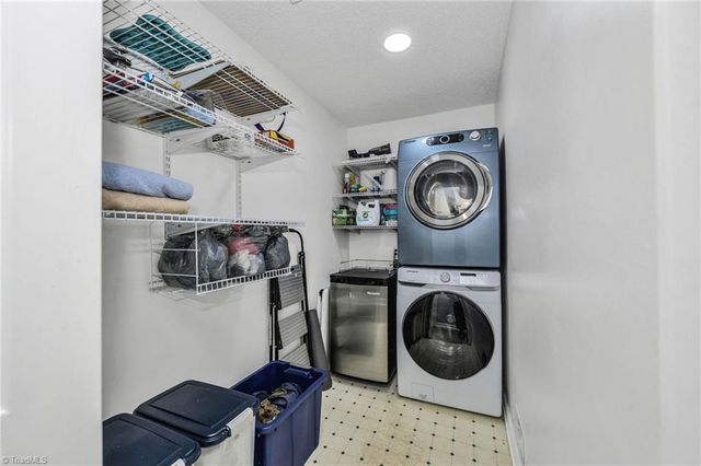 208 Raven Green Street, Wilkesboro, NC 28697