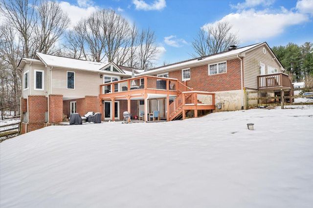 1996 Shavers Farm RD, Fincastle, VA 24090