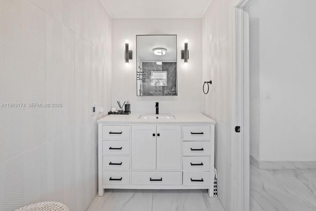 5239 SW 153rd Ave, Miami, FL 33185