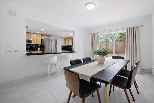 5239 SW 153rd Ave, Miami, FL 33185