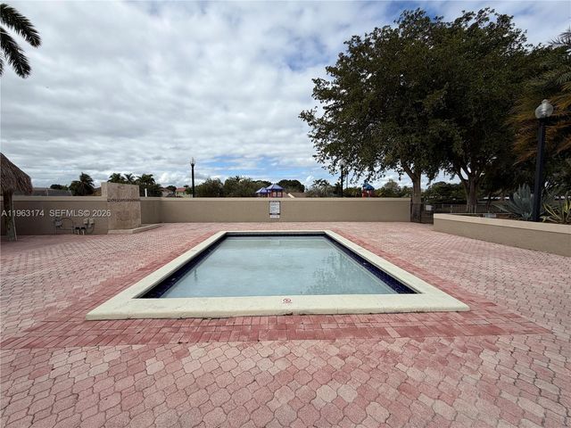 5239 SW 153rd Ave, Miami, FL 33185