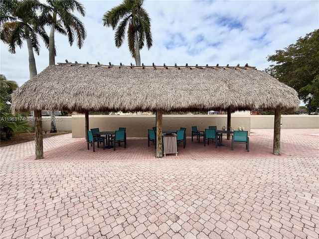 5239 SW 153rd Ave, Miami, FL 33185