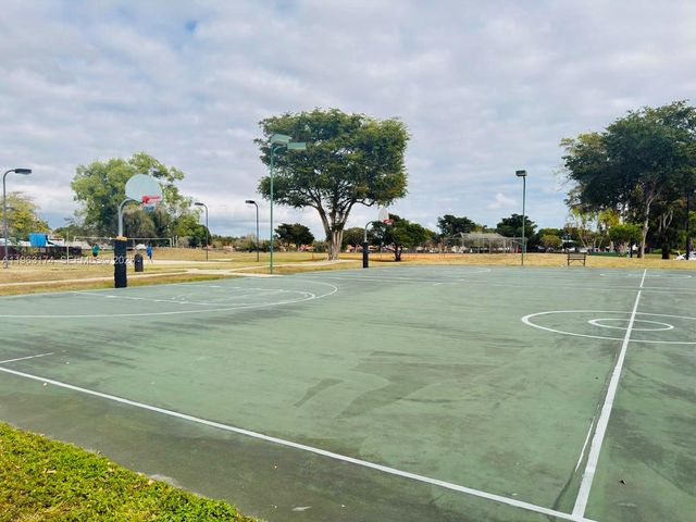 5239 SW 153rd Ave, Miami, FL 33185