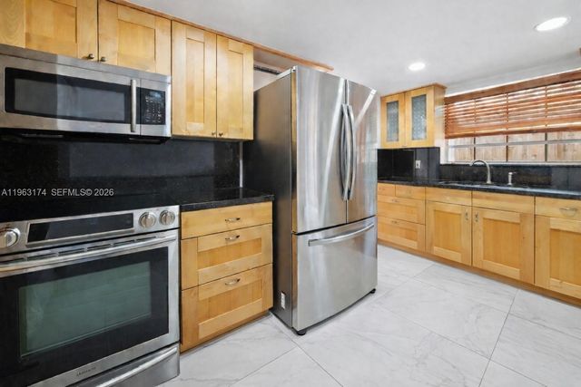 5239 SW 153rd Ave, Miami, FL 33185