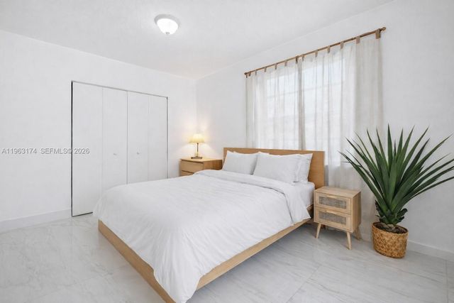 5239 SW 153rd Ave, Miami, FL 33185