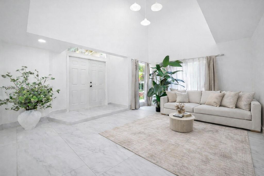 5239 SW 153rd Ave, Miami, FL 33185